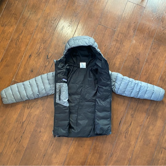 Patagonia | Kids’ Reversible Down Sweater Hoody (XS 5-6) - Picture 3 of 10